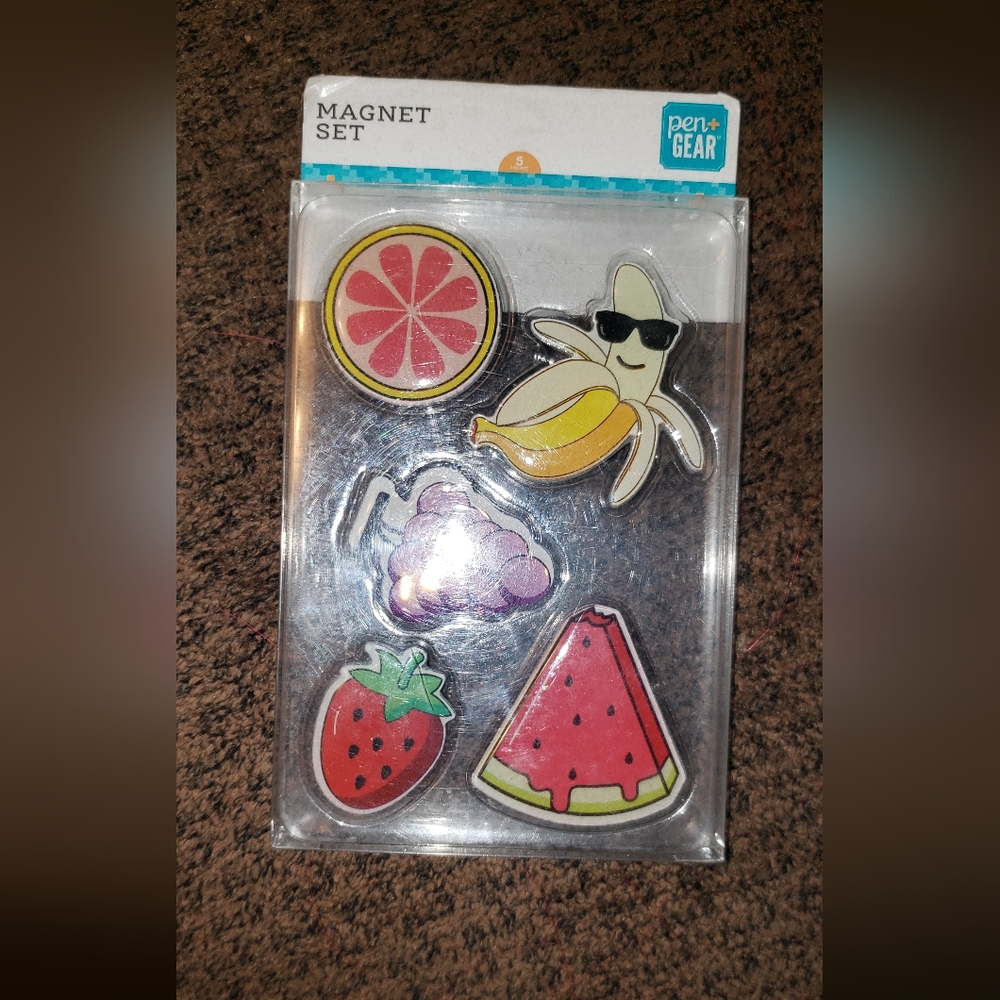 Locker magnet set 5 fruits New 🍓🍌🍉🍇NWT for school